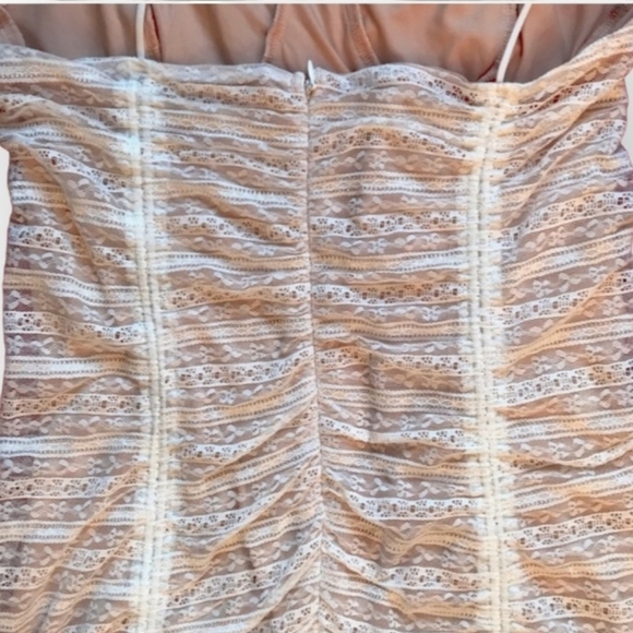 FASHION NOVA ruched lace drawstring adjustable length dress - Picture 6 of 9